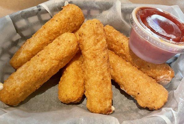 Fried Mozzarella Sticks (6)