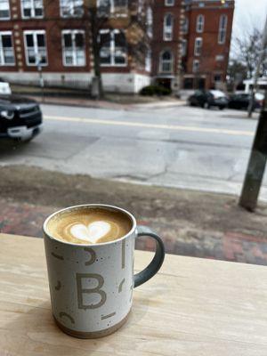 Oat milk latte with maple