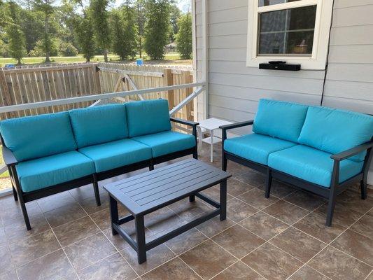 Patio set missing club chair and table