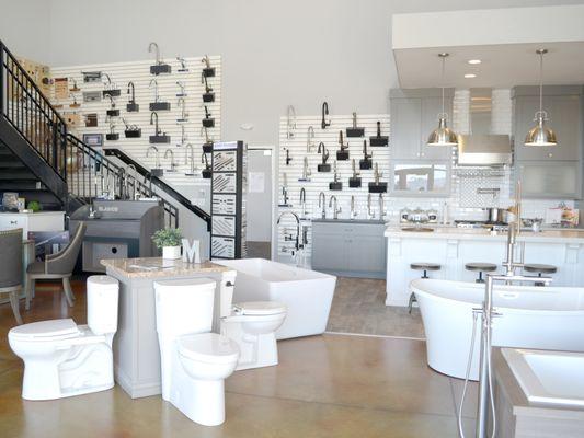 Come view our toilets and tubs like our NEW Hydro System Metro Hyde!