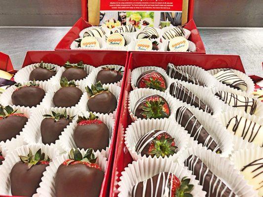 Chocolate Dipped Fruit Boxes!