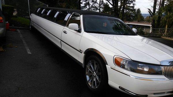 5% Limo Tint on a Limo in Olalla Wa