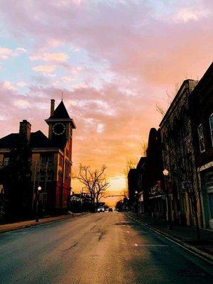 Sunrise on Pollock Street