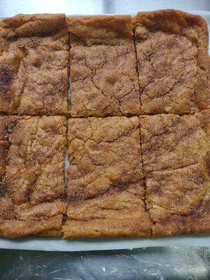 Jumbo cinnamon blondies