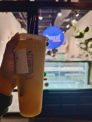 Peach Four Seasons Tea: 2 stars. Insta/Beli/TikTok: @amei_eats