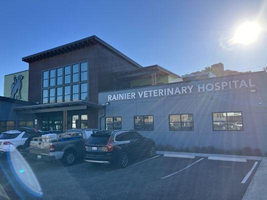 Rainier Veterinary Hospital 815 Rainier Ave S, Seattle, WA 98144