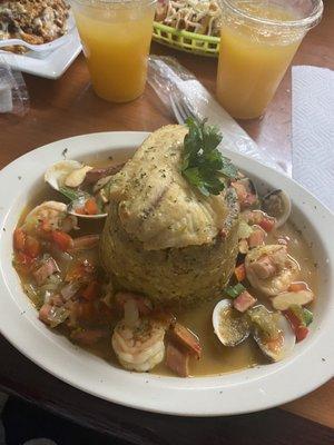 Mofongo with seafood and fresh parcha juice