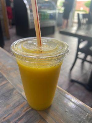 mango smoothie