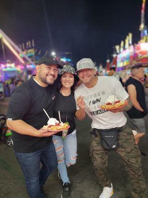 The Insurance Latino, Omar Sanchez and wife with Manny