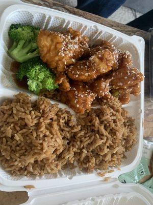 Lunch special--sesame chicken