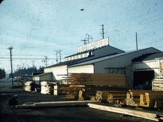 Photo of the old Richmond Highlands (Shoreline) store.