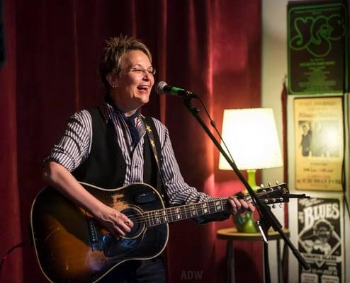 Mary Gauthier loved the crowd at Bop Shop Records in June 2015. (Photo by Aaron Winters)