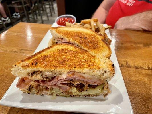 Cuban sandwich