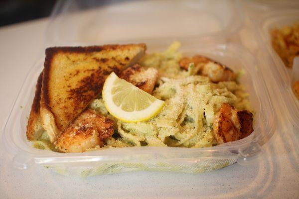 Alfredo Pesto Pasta with Grilled Shrimp and Garlic Toast