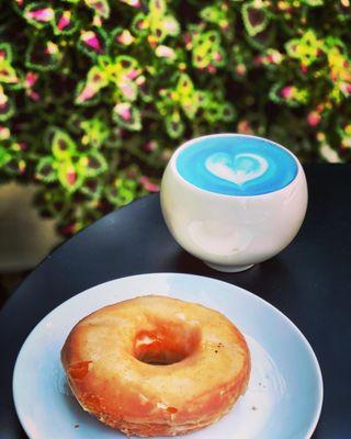 Blue Matcha Tea Latte and tepuy doughnuts!!