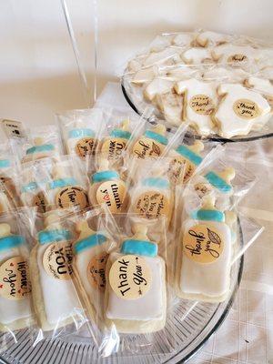 Baby shower cookie favors