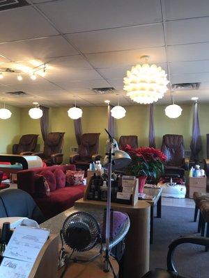 Nicely decorated salon