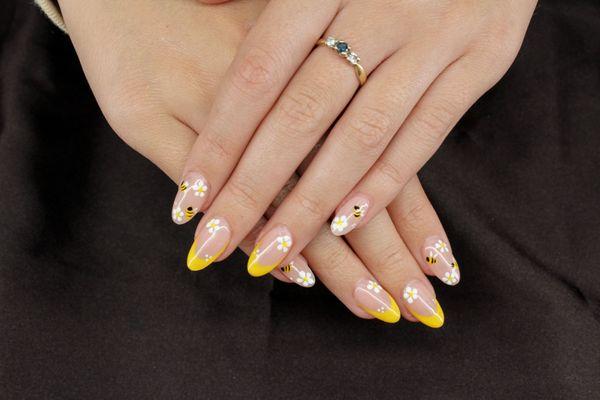 Yellow french tip with bee and flower details