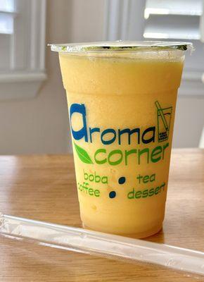 (･‿･) Beat the heat with a #Mango smoothie. I believe summer arrived early-lol. Warm 90 today. #supportlocal @ #AromaCorner