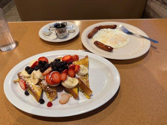 French Toast with Fresh Fruit