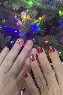 Mai did it again! Christmas nails for my mom & I!