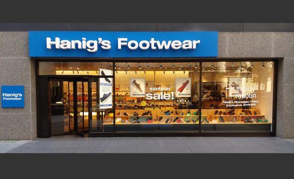 Delaware Entrance to Hanig's Footwear at John Hancock Center