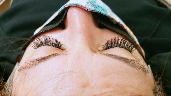 Classic eyelash extension (C Curl)