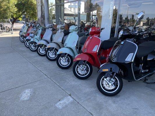 Vespas galore!