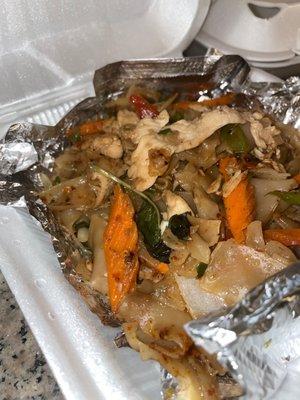 Drunken noodles with chicken