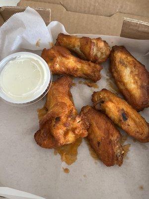 Regular Chicken Wings 6-piece with ranch dressing.