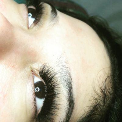 Mega Volumen Eyelash Extensions