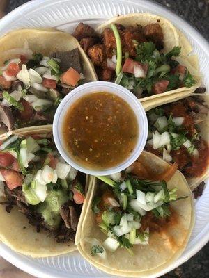 Suadero 2x, al pastor, lengua tacos