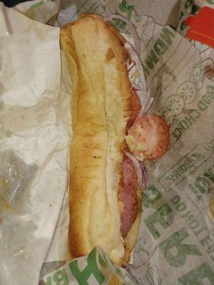 Supposed to be a footlong...it's a footWRONG.