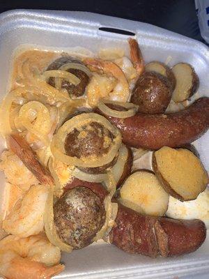 Jumbo Peel Shrimp With 1 Sausage, 1 Potatoe & 1 Boiled Egg. (Anything Else Is Extra)