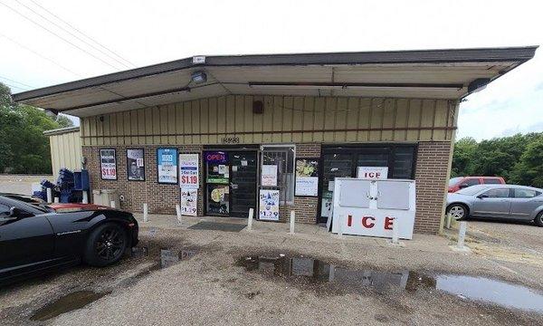 view of convenience store building