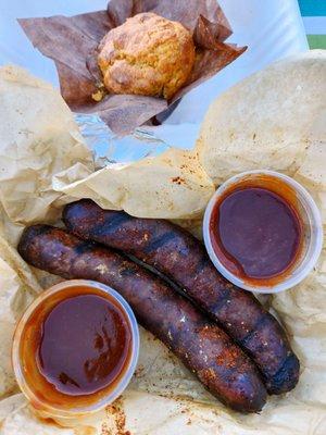 Corn muffin and smoked sausages with two kinds of barbecue sauce