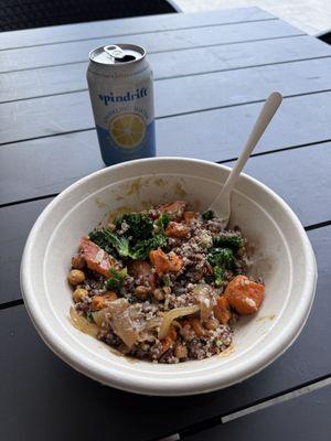 Quinoa grain bowl