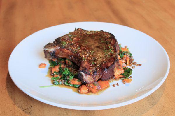 SMOKED PORK CHOP
Fischer farms 16oz. smoked chop, farm grains, carrots, kale, & apple sorghum glaze