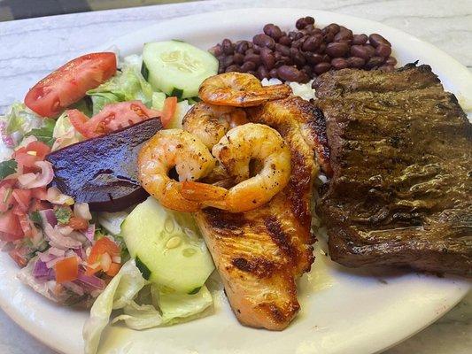 Plato Mixto (steak, chicken, and shrimp)