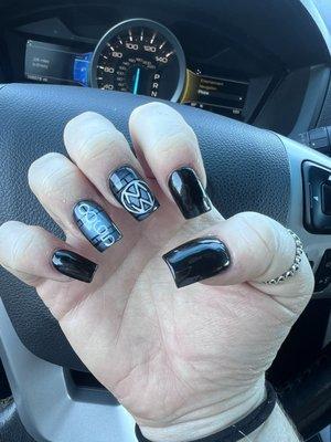 Morgan Wallen concert nails