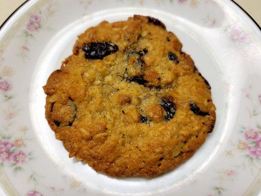 Oatmeal Raisin cookie