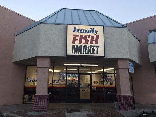 Family fish market