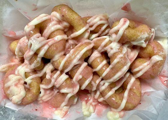 Strawberry-cheesecake donuts