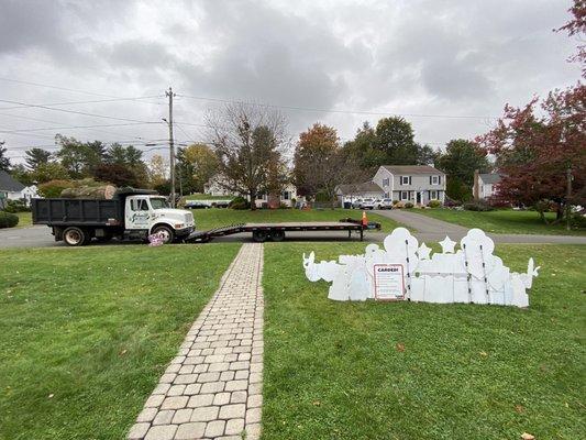 Hey guys, it's my daughters 3rd birthday and we got her a lawn sign maybe put the truck somewhere else???