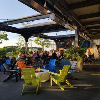 new outdoor patio bar!