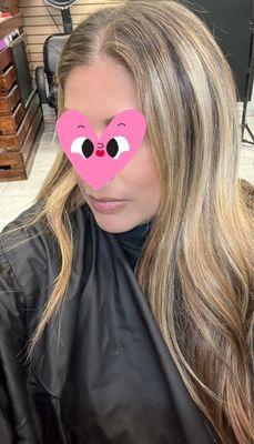 Lorena did those blonde highlights a few months ago and they still look amazing!! But I was tempted to try a new color.