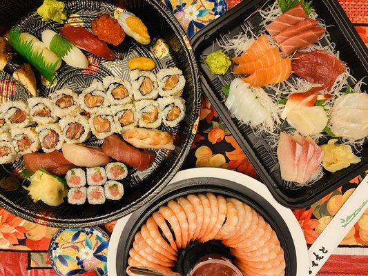 Sashimi Super Deluxe & Sushi Super Deluxe with extra rolls