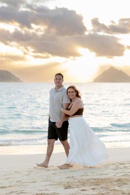 Sunrise couples photo session on Lanikai Beach