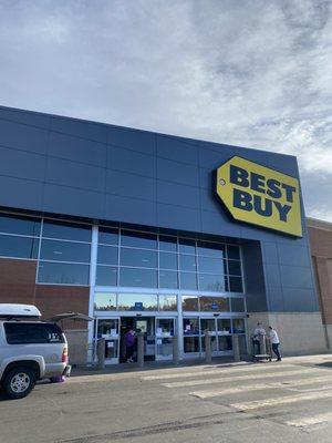 Best Buy storefront