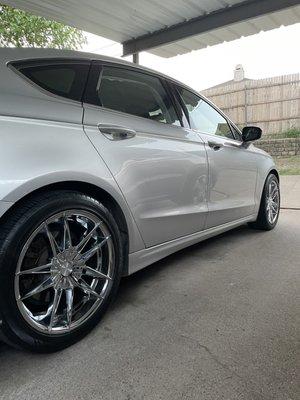 Chrome 18s on Ford Fusion.